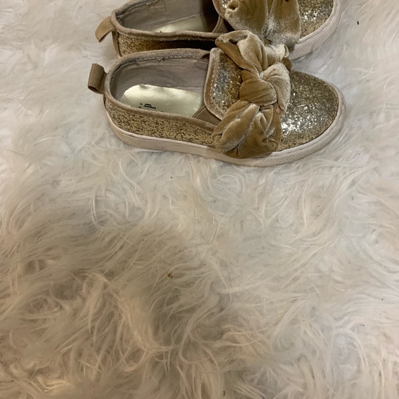 Gold canvas shoes - Picture 2 of 2